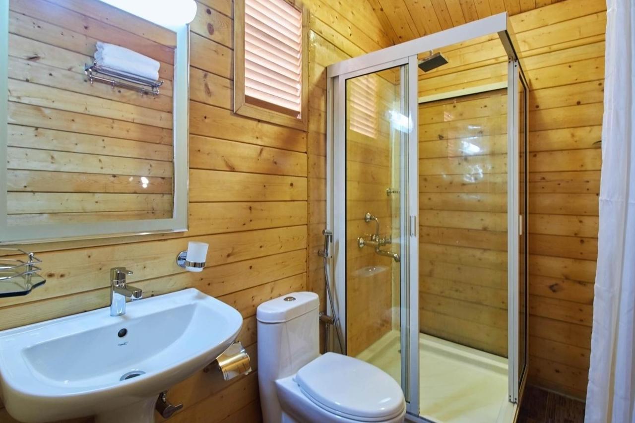 Tiara Fiesta Beach Cottages Morjim Eksteriør billede